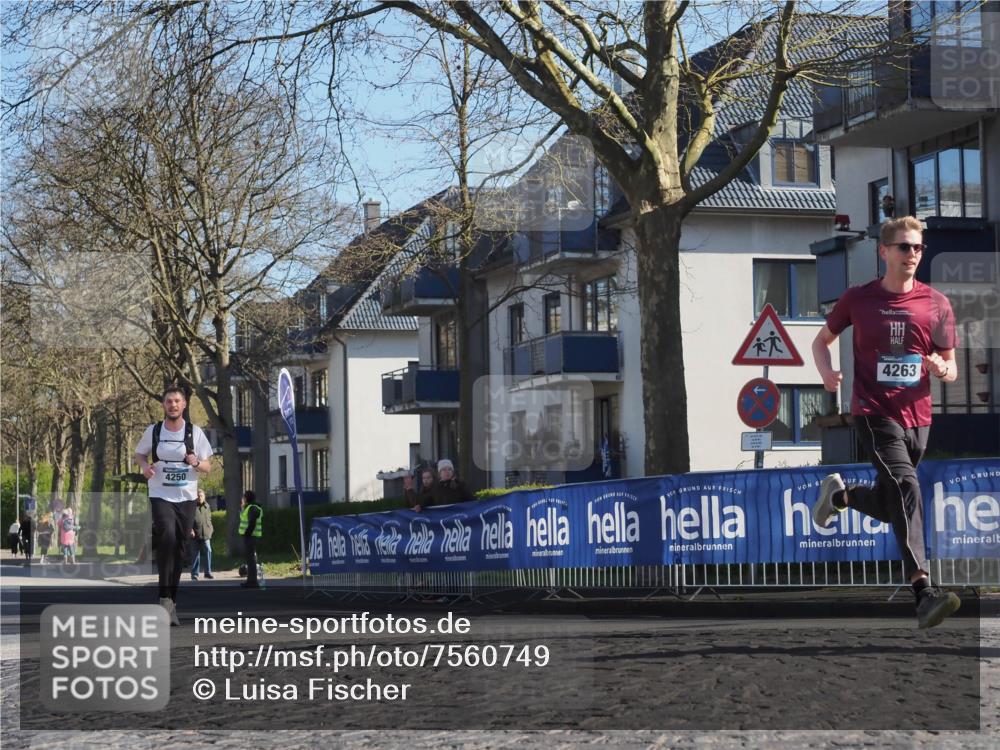 06.04.2025 - 44. Internationalen Wilhelmsburger Insellauf Luisa Fischer http://msf.ph/oto/7560749 06.04.2025 10:28:24 Ziel 4250, 4263 meine-sportfotos.de