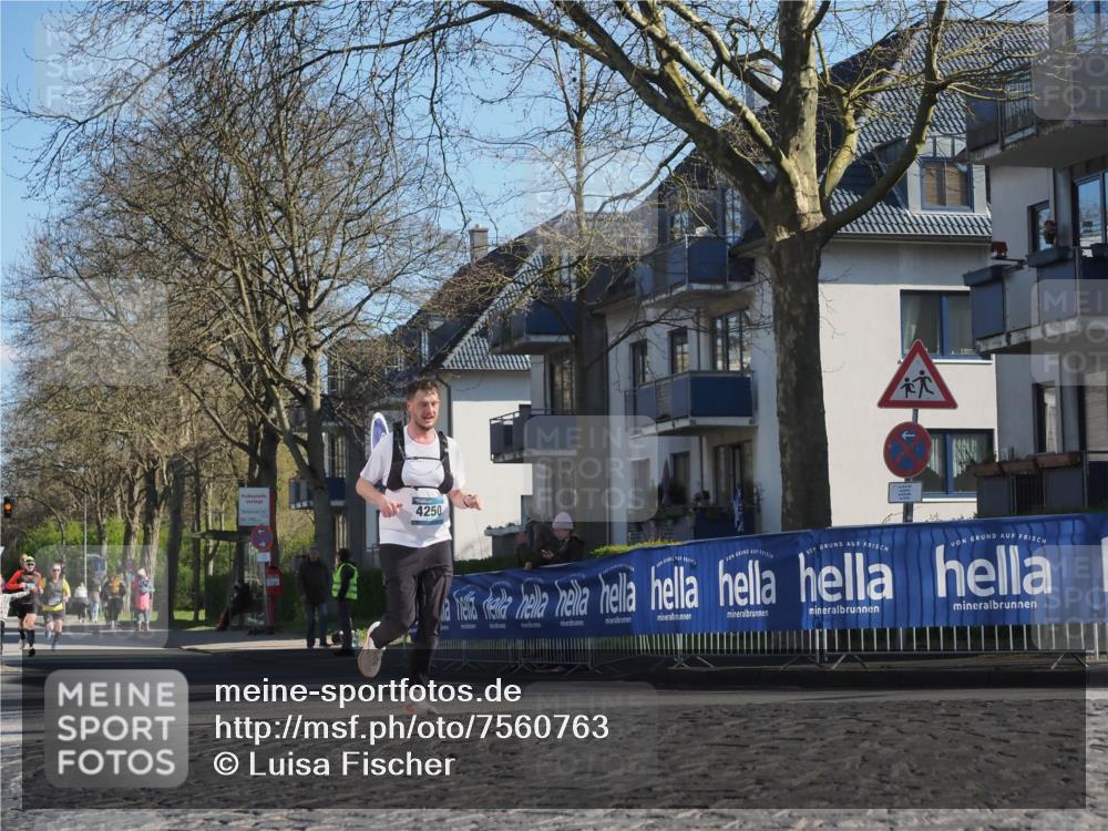 06.04.2025 - 44. Internationalen Wilhelmsburger Insellauf Luisa Fischer http://msf.ph/oto/7560763 06.04.2025 10:28:25 Ziel 4250 meine-sportfotos.de