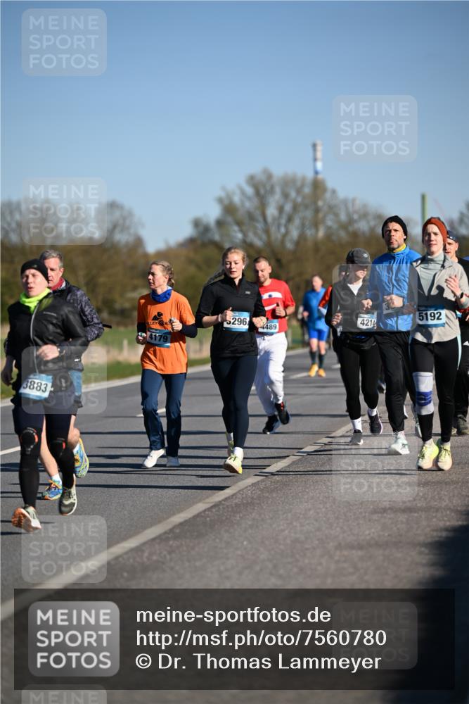 06.04.2025 - 44. Internationalen Wilhelmsburger Insellauf Dr. Thomas Lammeyer http://msf.ph/oto/7560780 06.04.2025 09:36:04 Laufen 3883, 296, 5192, 4214, 489, 4179 meine-sportfotos.de