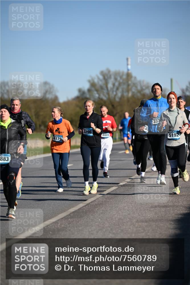 06.04.2025 - 44. Internationalen Wilhelmsburger Insellauf Dr. Thomas Lammeyer http://msf.ph/oto/7560789 06.04.2025 09:36:04 Laufen 883, 3296, 4179, 4489, 337, 5192 meine-sportfotos.de