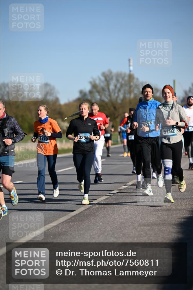 06.04.2025 - 44. Internationalen Wilhelmsburger Insellauf Dr. Thomas Lammeyer http://msf.ph/oto/7560811 06.04.2025 09:36:04 Laufen 3375, 3296, 5192 meine-sportfotos.de