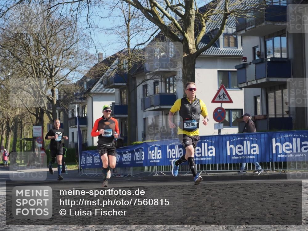 06.04.2025 - 44. Internationalen Wilhelmsburger Insellauf Luisa Fischer http://msf.ph/oto/7560815 06.04.2025 10:28:33 Ziel 3403, 3884, 5206 meine-sportfotos.de