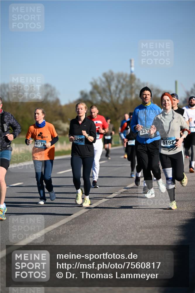 06.04.2025 - 44. Internationalen Wilhelmsburger Insellauf Dr. Thomas Lammeyer http://msf.ph/oto/7560817 06.04.2025 09:36:05 Laufen 4179, 3296, 3375, 5192 meine-sportfotos.de