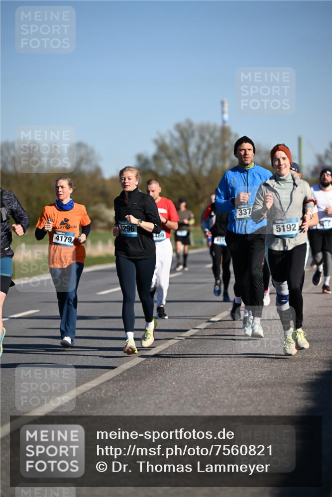 06.04.2025 - 44. Internationalen Wilhelmsburger Insellauf Dr. Thomas Lammeyer http://msf.ph/oto/7560821 06.04.2025 09:36:05 Laufen 3296, 4179, 489, 337, 5192 meine-sportfotos.de