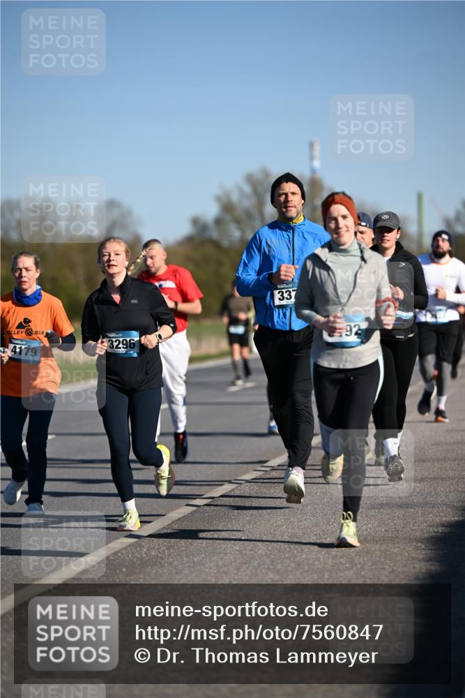 06.04.2025 - 44. Internationalen Wilhelmsburger Insellauf Dr. Thomas Lammeyer http://msf.ph/oto/7560847 06.04.2025 09:36:06 Laufen 4179, 3296, 337, 92 meine-sportfotos.de