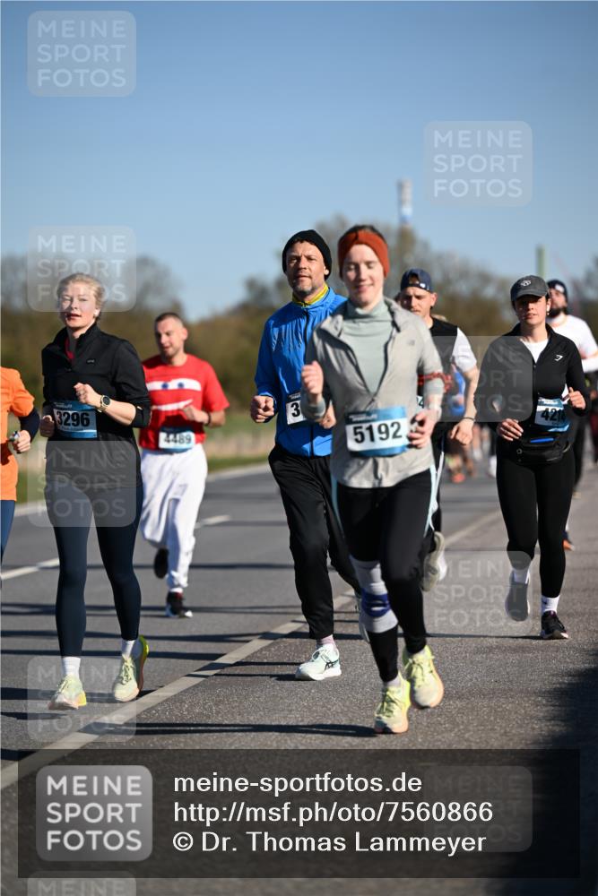 06.04.2025 - 44. Internationalen Wilhelmsburger Insellauf Dr. Thomas Lammeyer http://msf.ph/oto/7560866 06.04.2025 09:36:06 Laufen 3296, 4489, 3, 5192, 4214 meine-sportfotos.de