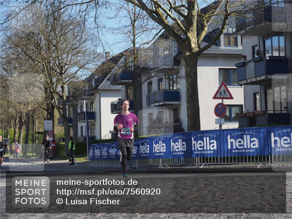 06.04.2025 - 44. Internationalen Wilhelmsburger Insellauf Luisa Fischer http://msf.ph/oto/7560920 06.04.2025 10:28:41 Ziel 4385 meine-sportfotos.de