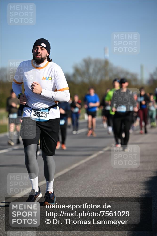 06.04.2025 - 44. Internationalen Wilhelmsburger Insellauf Dr. Thomas Lammeyer http://msf.ph/oto/7561029 06.04.2025 09:36:11 Laufen 3523 meine-sportfotos.de