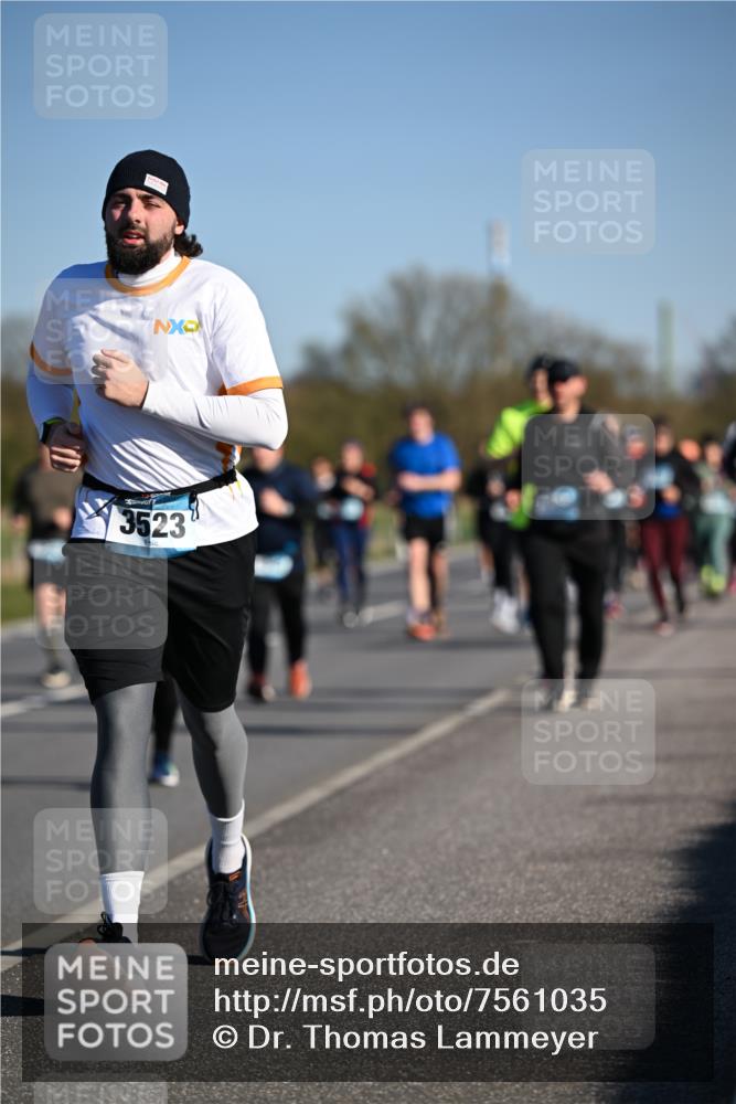 06.04.2025 - 44. Internationalen Wilhelmsburger Insellauf Dr. Thomas Lammeyer http://msf.ph/oto/7561035 06.04.2025 09:36:12 Laufen 3523 meine-sportfotos.de