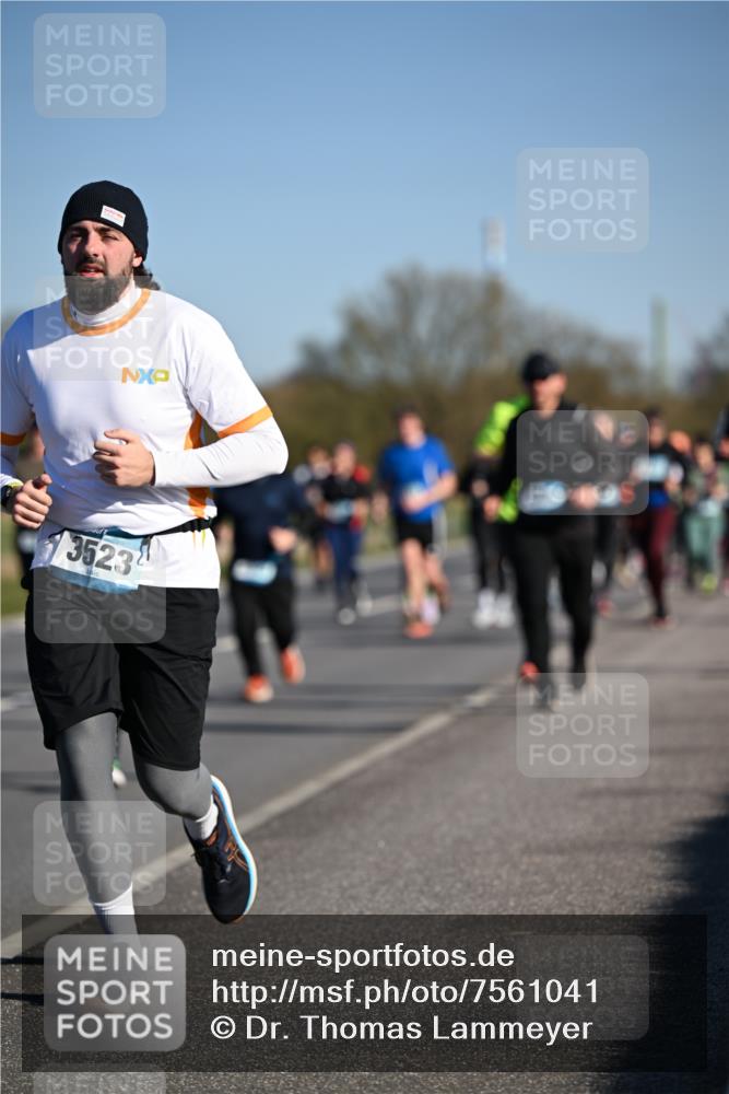 06.04.2025 - 44. Internationalen Wilhelmsburger Insellauf Dr. Thomas Lammeyer http://msf.ph/oto/7561041 06.04.2025 09:36:12 Laufen 3523 meine-sportfotos.de
