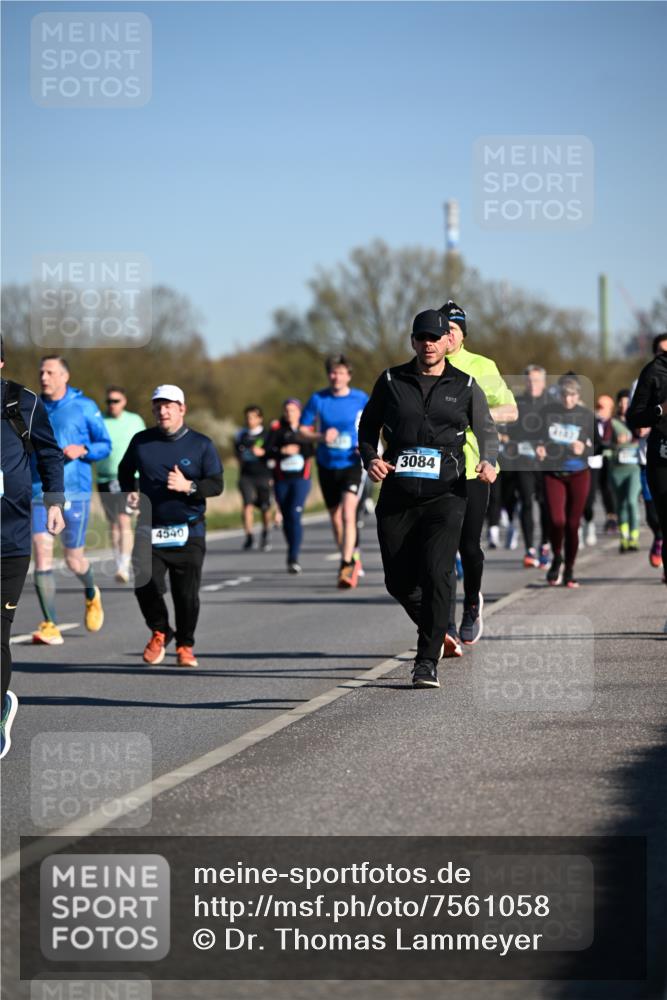 06.04.2025 - 44. Internationalen Wilhelmsburger Insellauf Dr. Thomas Lammeyer http://msf.ph/oto/7561058 06.04.2025 09:36:13 Laufen 4540, 3084, 4142 meine-sportfotos.de