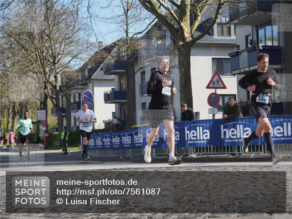 06.04.2025 - 44. Internationalen Wilhelmsburger Insellauf Luisa Fischer http://msf.ph/oto/7561087 06.04.2025 10:29:04 Ziel 5021, 3611, 3284, 3443 meine-sportfotos.de