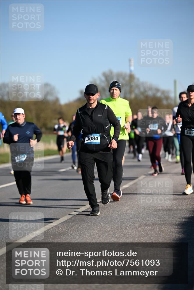 06.04.2025 - 44. Internationalen Wilhelmsburger Insellauf Dr. Thomas Lammeyer http://msf.ph/oto/7561093 06.04.2025 09:36:14 Laufen 4540, 3084, 342 meine-sportfotos.de