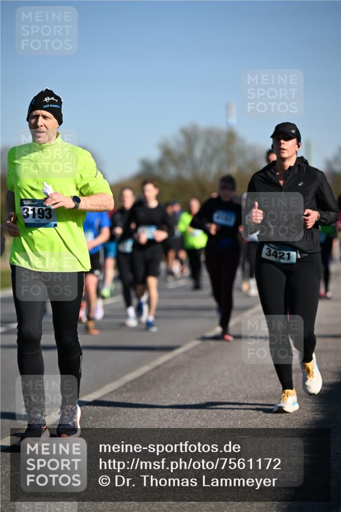 06.04.2025 - 44. Internationalen Wilhelmsburger Insellauf Dr. Thomas Lammeyer http://msf.ph/oto/7561172 06.04.2025 09:36:16 Laufen 3193, 3421 meine-sportfotos.de