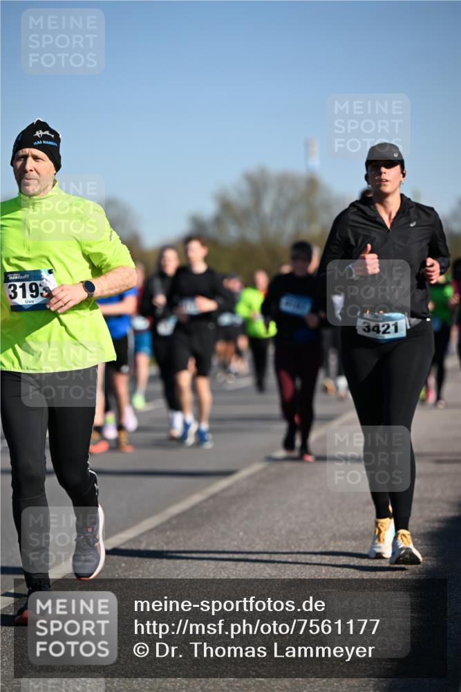 06.04.2025 - 44. Internationalen Wilhelmsburger Insellauf Dr. Thomas Lammeyer http://msf.ph/oto/7561177 06.04.2025 09:36:16 Laufen 3193, 3421 meine-sportfotos.de