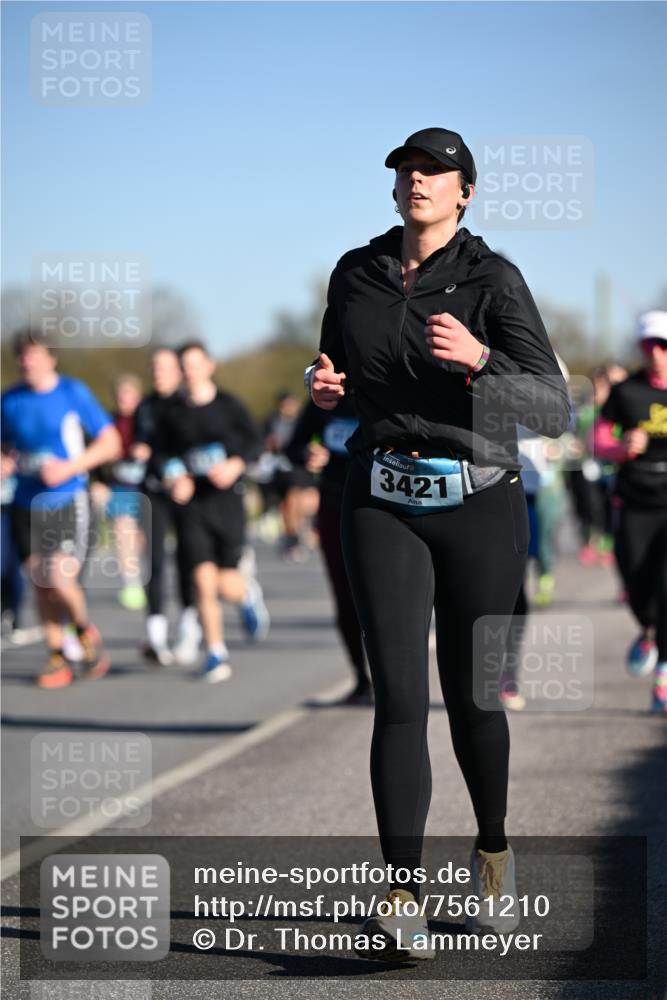 06.04.2025 - 44. Internationalen Wilhelmsburger Insellauf Dr. Thomas Lammeyer http://msf.ph/oto/7561210 06.04.2025 09:36:18 Laufen 3421 meine-sportfotos.de