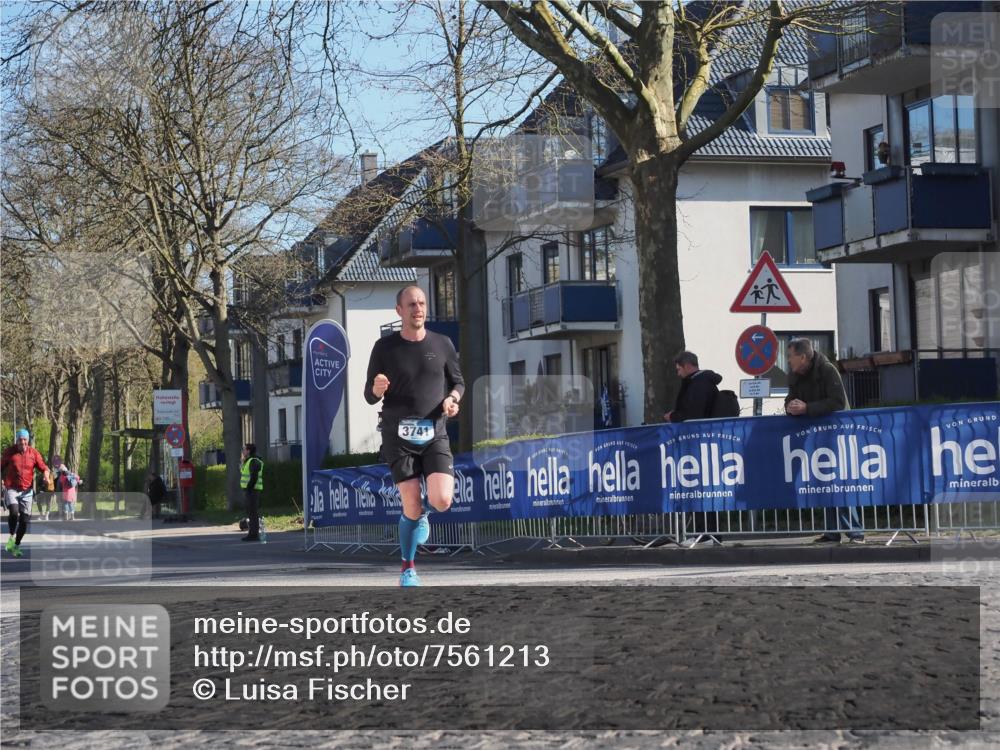 06.04.2025 - 44. Internationalen Wilhelmsburger Insellauf Luisa Fischer http://msf.ph/oto/7561213 06.04.2025 10:29:14 Ziel 3741 meine-sportfotos.de