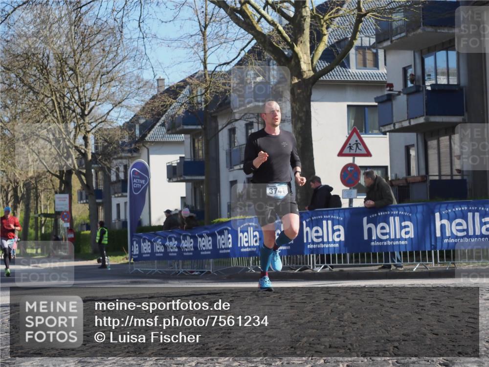 06.04.2025 - 44. Internationalen Wilhelmsburger Insellauf Luisa Fischer http://msf.ph/oto/7561234 06.04.2025 10:29:14 Ziel 3741 meine-sportfotos.de