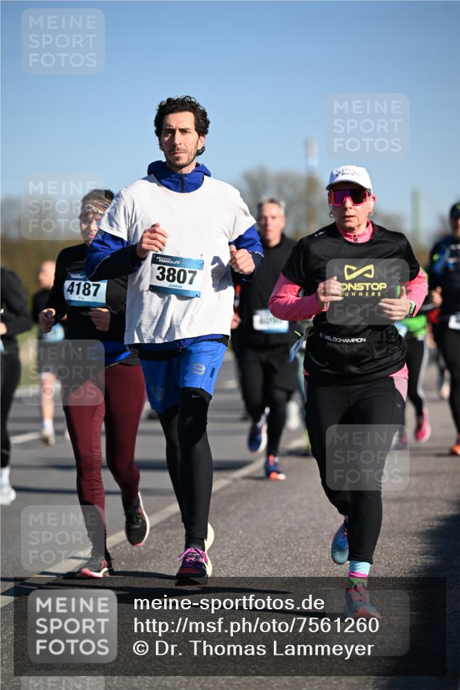 06.04.2025 - 44. Internationalen Wilhelmsburger Insellauf Dr. Thomas Lammeyer http://msf.ph/oto/7561260 06.04.2025 09:36:20 Laufen 4187, 3807 meine-sportfotos.de