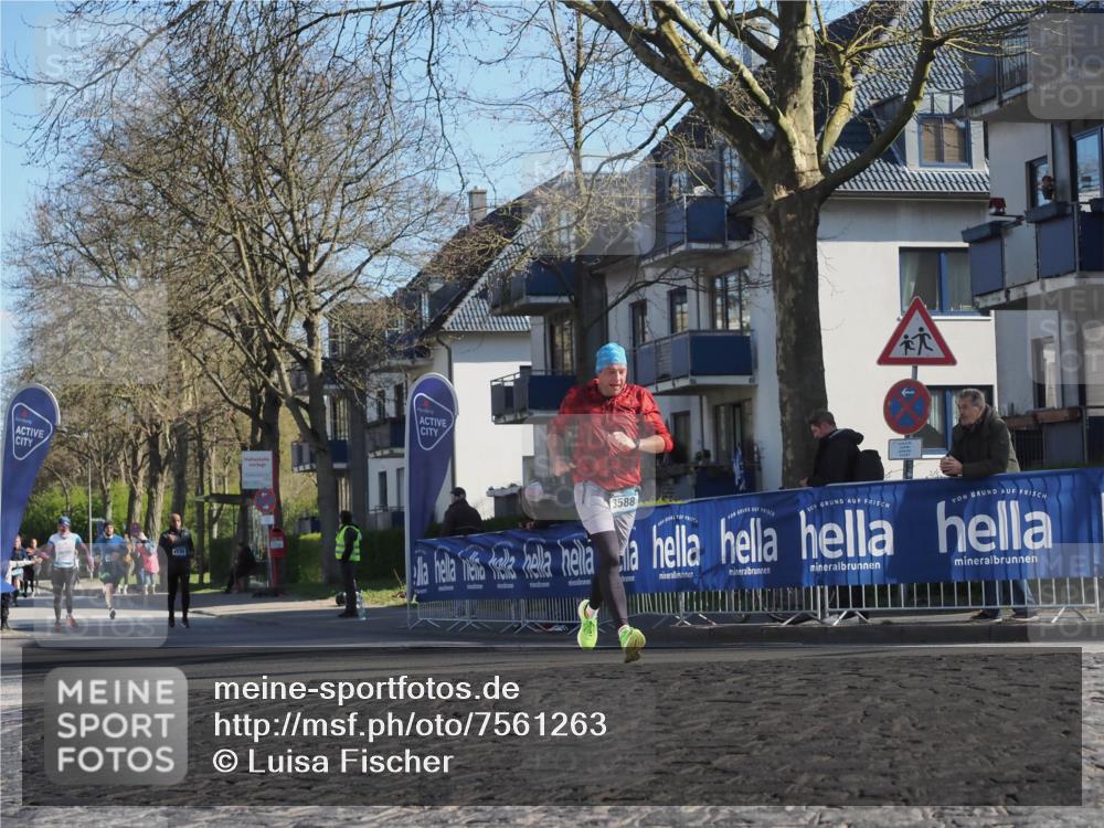 06.04.2025 - 44. Internationalen Wilhelmsburger Insellauf Luisa Fischer http://msf.ph/oto/7561263 06.04.2025 10:29:18 Ziel 4135, 3588, 2 meine-sportfotos.de