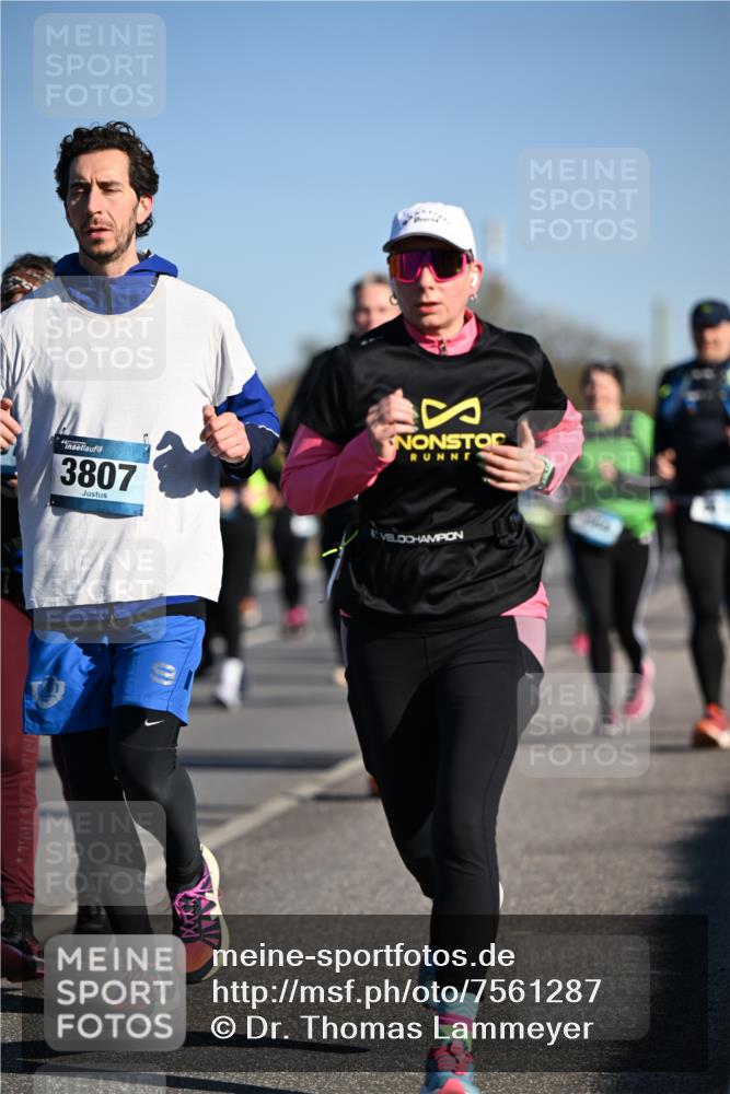 06.04.2025 - 44. Internationalen Wilhelmsburger Insellauf Dr. Thomas Lammeyer http://msf.ph/oto/7561287 06.04.2025 09:36:20 Laufen 3807 meine-sportfotos.de