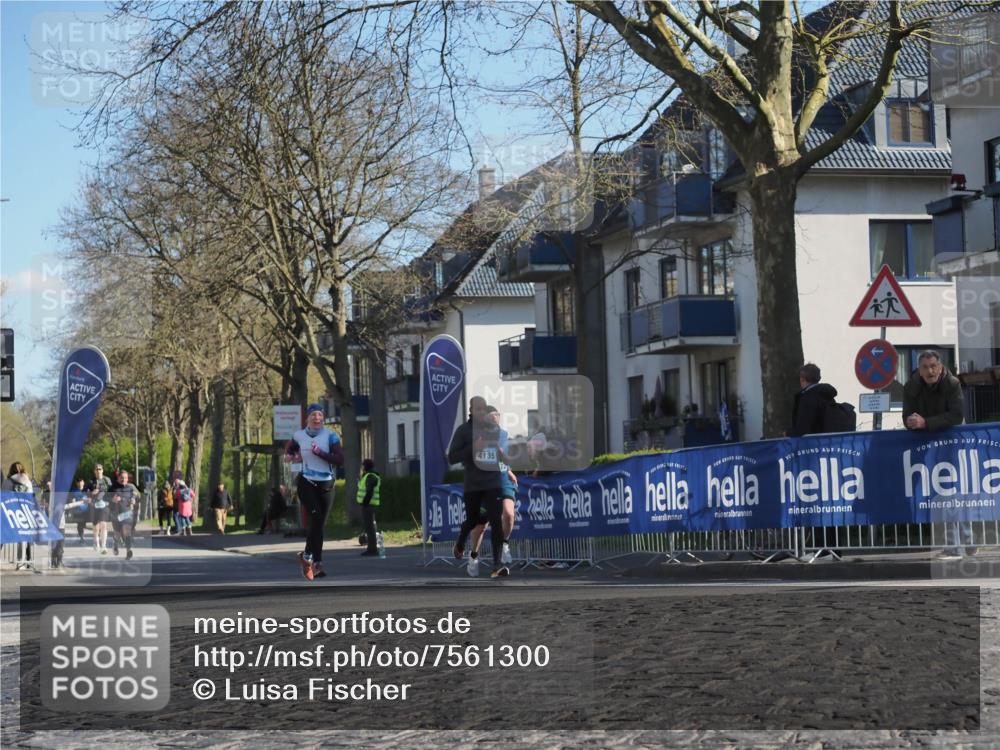 06.04.2025 - 44. Internationalen Wilhelmsburger Insellauf Luisa Fischer http://msf.ph/oto/7561300 06.04.2025 10:29:22 Ziel 4135 meine-sportfotos.de