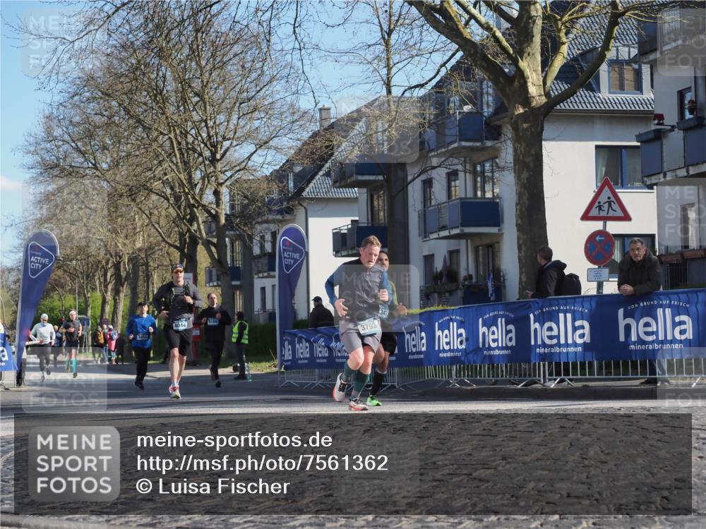 06.04.2025 - 44. Internationalen Wilhelmsburger Insellauf Luisa Fischer http://msf.ph/oto/7561362 06.04.2025 10:29:29 Ziel 3453, 4044, 5108, 3793, 347 meine-sportfotos.de