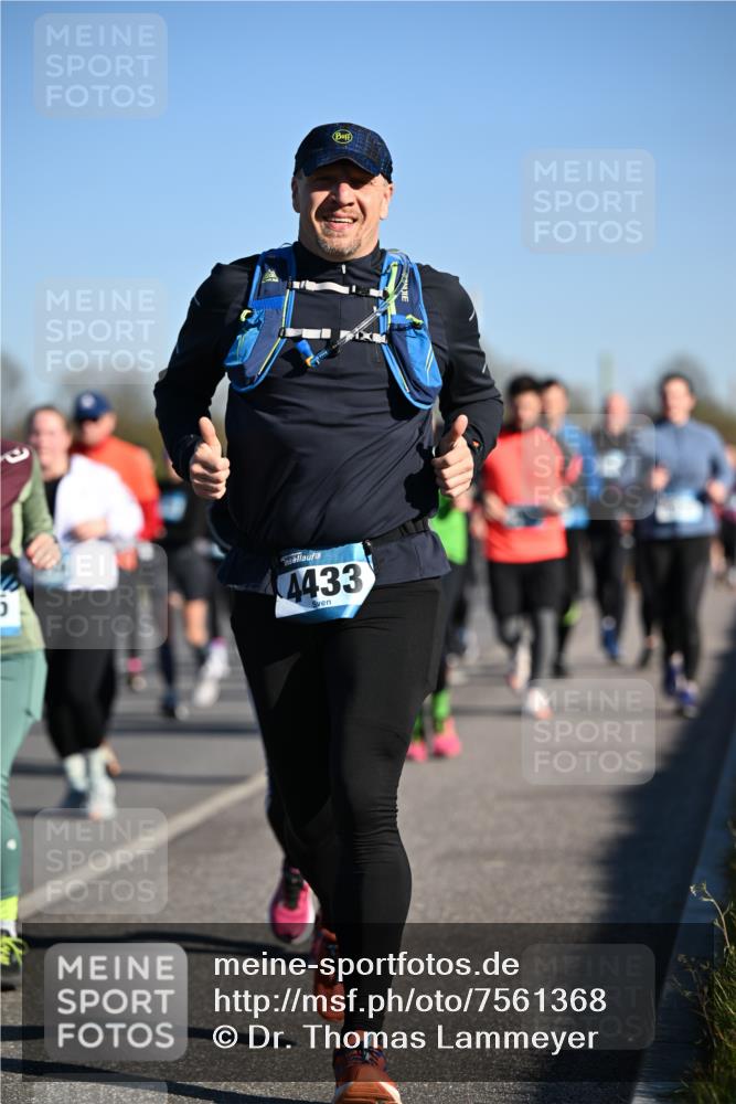 06.04.2025 - 44. Internationalen Wilhelmsburger Insellauf Dr. Thomas Lammeyer http://msf.ph/oto/7561368 06.04.2025 09:36:24 Laufen 5, 4433, 71 meine-sportfotos.de