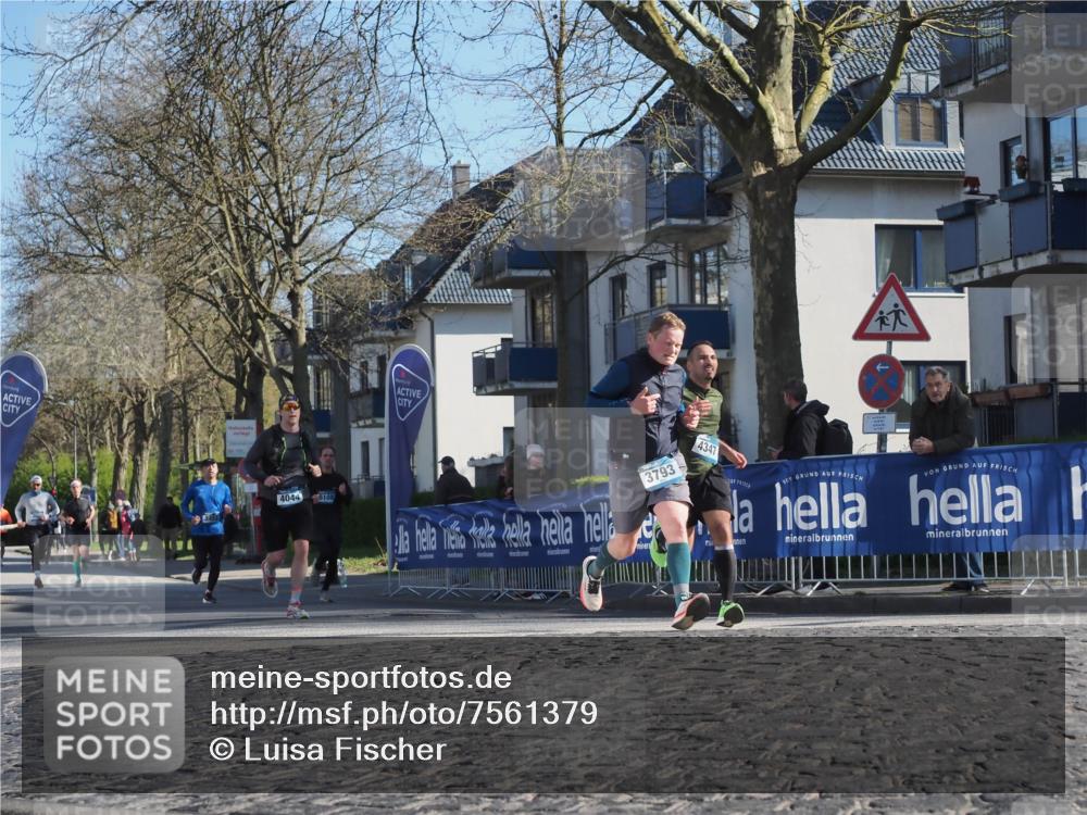 06.04.2025 - 44. Internationalen Wilhelmsburger Insellauf Luisa Fischer http://msf.ph/oto/7561379 06.04.2025 10:29:29 Ziel 4044, 5108, 3793, 4347 meine-sportfotos.de