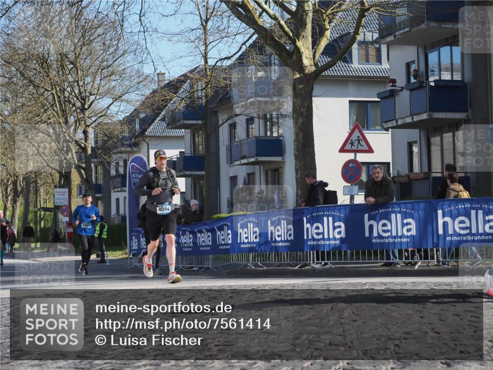06.04.2025 - 44. Internationalen Wilhelmsburger Insellauf Luisa Fischer http://msf.ph/oto/7561414 06.04.2025 10:29:31 Ziel 3453, 4044 meine-sportfotos.de