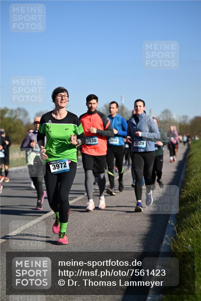 06.04.2025 - 44. Internationalen Wilhelmsburger Insellauf Dr. Thomas Lammeyer http://msf.ph/oto/7561423 06.04.2025 09:36:27 Laufen 3972, 3530, 3666, 3529 meine-sportfotos.de