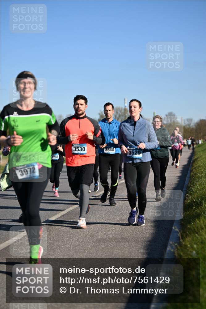 06.04.2025 - 44. Internationalen Wilhelmsburger Insellauf Dr. Thomas Lammeyer http://msf.ph/oto/7561429 06.04.2025 09:36:27 Laufen 3530, 3666, 4255, 3529, 3972 meine-sportfotos.de
