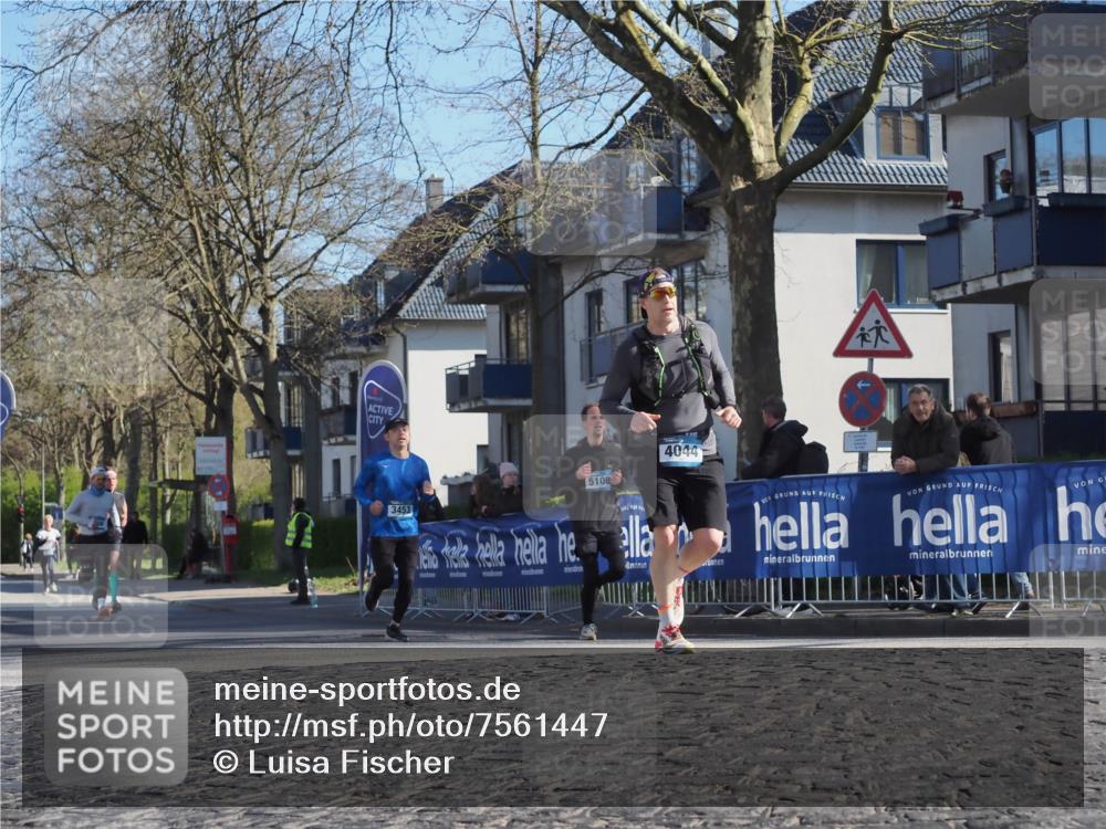 06.04.2025 - 44. Internationalen Wilhelmsburger Insellauf Luisa Fischer http://msf.ph/oto/7561447 06.04.2025 10:29:32 Ziel 3453, 5108, 4044 meine-sportfotos.de
