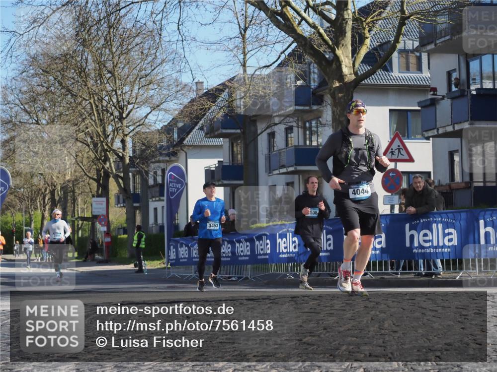 06.04.2025 - 44. Internationalen Wilhelmsburger Insellauf Luisa Fischer http://msf.ph/oto/7561458 06.04.2025 10:29:32 Ziel 3453, 738, 4044, 108 meine-sportfotos.de