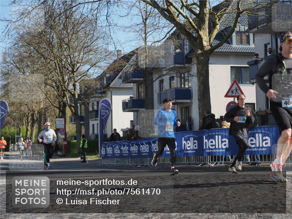 06.04.2025 - 44. Internationalen Wilhelmsburger Insellauf Luisa Fischer http://msf.ph/oto/7561470 06.04.2025 10:29:33 Ziel 3808, 3453, 5108, 404 meine-sportfotos.de