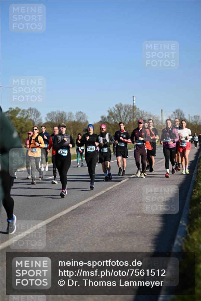 06.04.2025 - 44. Internationalen Wilhelmsburger Insellauf Dr. Thomas Lammeyer http://msf.ph/oto/7561512 06.04.2025 09:36:31 Laufen 3056, 3389, 3533, 3517, 4367, 4023 meine-sportfotos.de
