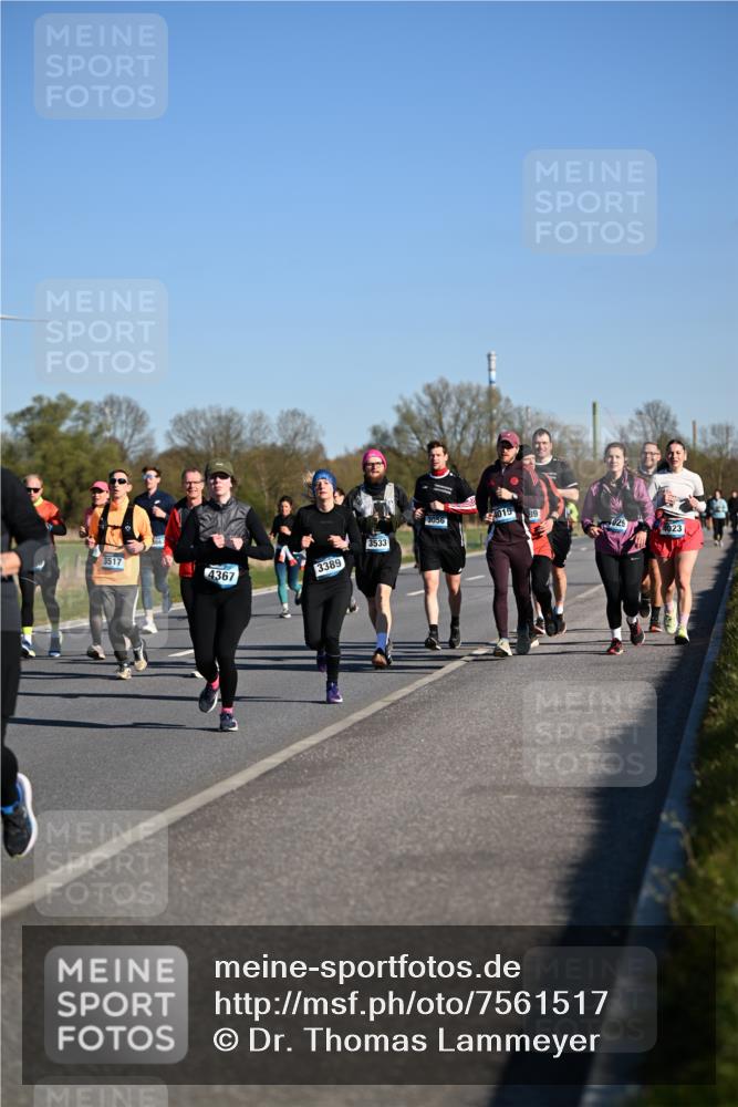 06.04.2025 - 44. Internationalen Wilhelmsburger Insellauf Dr. Thomas Lammeyer http://msf.ph/oto/7561517 06.04.2025 09:36:31 Laufen 3056, 4015, 89, 1023, 3533, 3517, 4367, 3389 meine-sportfotos.de