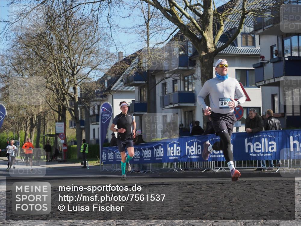 06.04.2025 - 44. Internationalen Wilhelmsburger Insellauf Luisa Fischer http://msf.ph/oto/7561537 06.04.2025 10:29:36 Ziel 380 meine-sportfotos.de