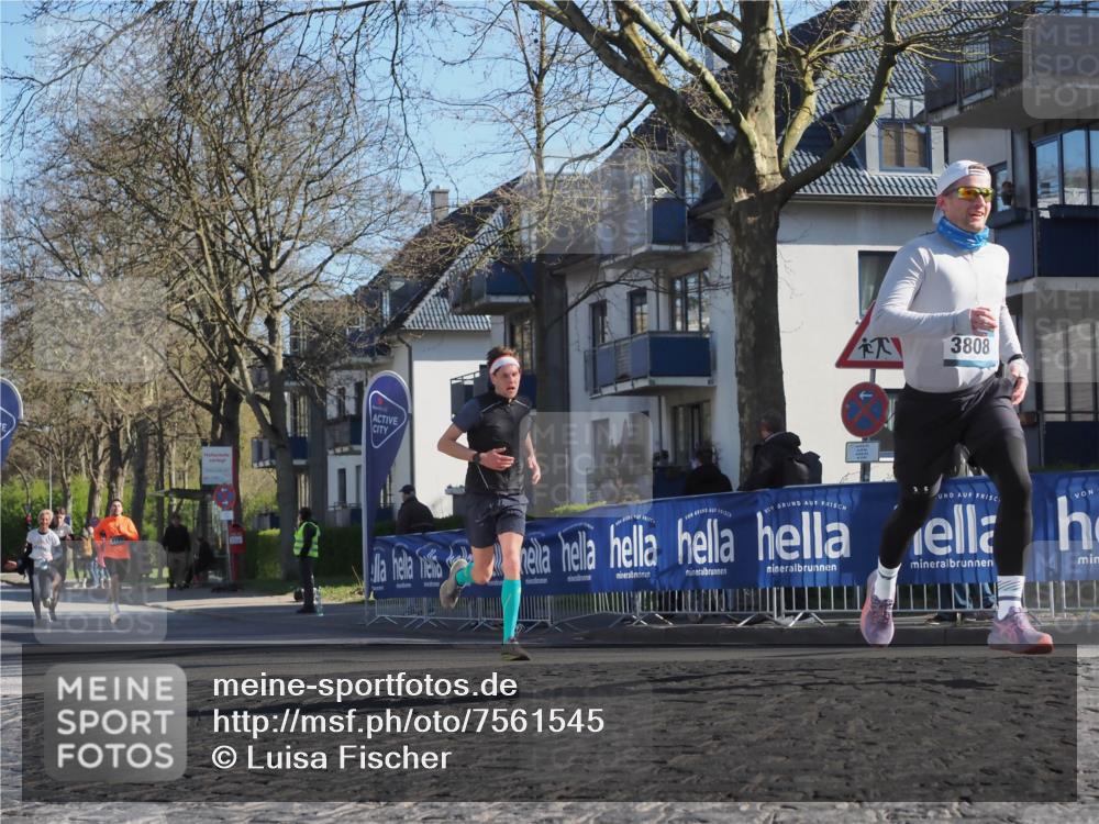 06.04.2025 - 44. Internationalen Wilhelmsburger Insellauf Luisa Fischer http://msf.ph/oto/7561545 06.04.2025 10:29:36 Ziel 4121, 3808 meine-sportfotos.de