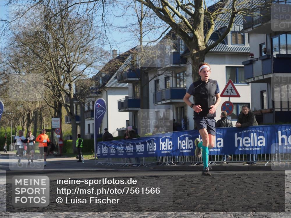 06.04.2025 - 44. Internationalen Wilhelmsburger Insellauf Luisa Fischer http://msf.ph/oto/7561566 06.04.2025 10:29:37 Ziel  meine-sportfotos.de
