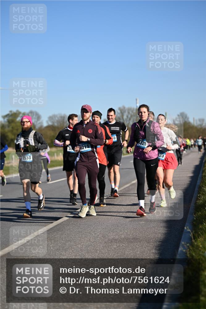 06.04.2025 - 44. Internationalen Wilhelmsburger Insellauf Dr. Thomas Lammeyer http://msf.ph/oto/7561624 06.04.2025 09:36:35 Laufen 10, 30, 4015, 3533, 029, 123 meine-sportfotos.de