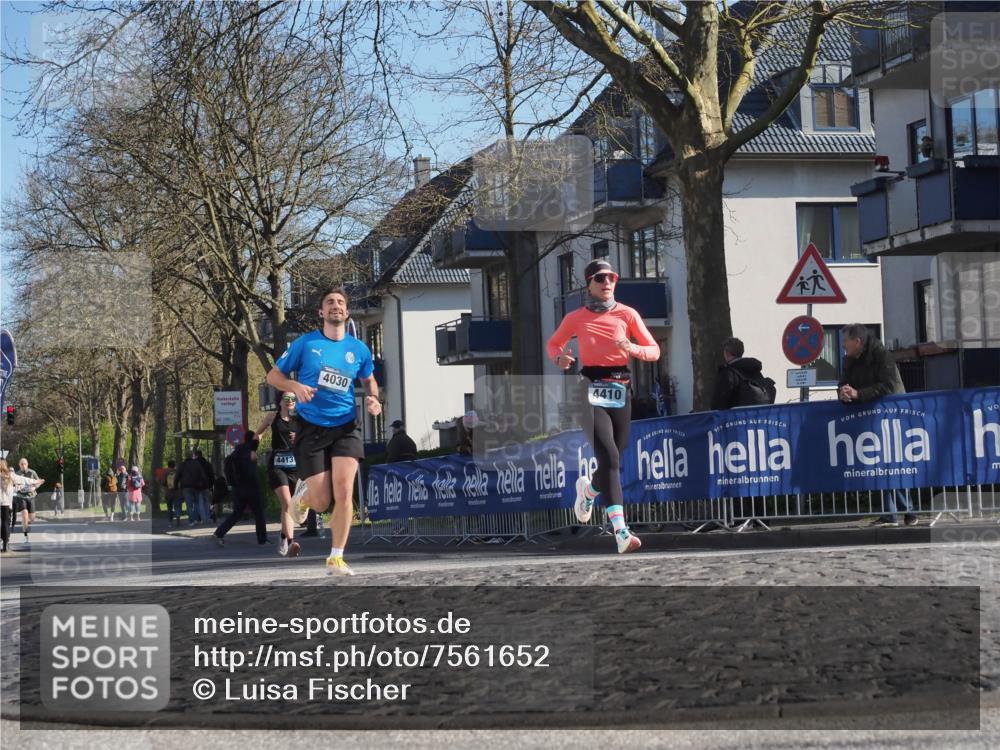 06.04.2025 - 44. Internationalen Wilhelmsburger Insellauf Luisa Fischer http://msf.ph/oto/7561652 06.04.2025 10:30:04 Ziel 4413, 4030, 4410 meine-sportfotos.de