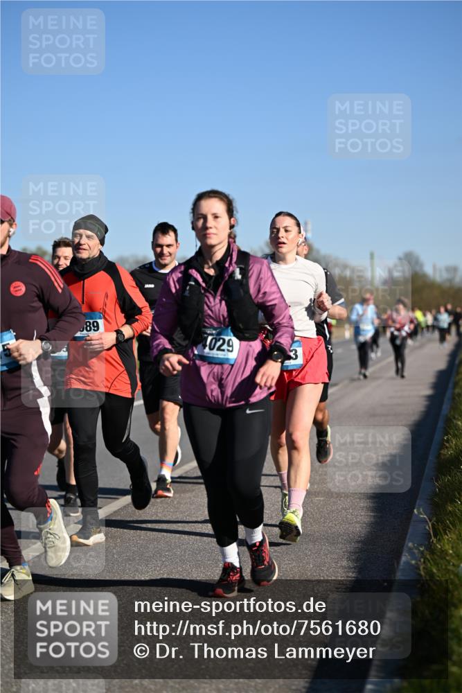 06.04.2025 - 44. Internationalen Wilhelmsburger Insellauf Dr. Thomas Lammeyer http://msf.ph/oto/7561680 06.04.2025 09:36:36 Laufen 89, 029, 3 meine-sportfotos.de