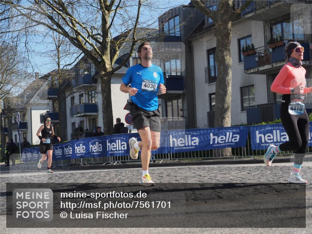06.04.2025 - 44. Internationalen Wilhelmsburger Insellauf Luisa Fischer http://msf.ph/oto/7561701 06.04.2025 10:30:06 Ziel 4030, 413, 4410 meine-sportfotos.de