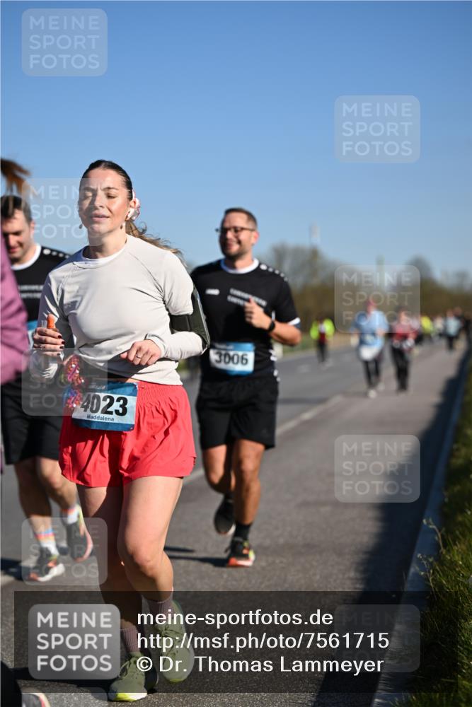 06.04.2025 - 44. Internationalen Wilhelmsburger Insellauf Dr. Thomas Lammeyer http://msf.ph/oto/7561715 06.04.2025 09:36:38 Laufen 4023, 3006 meine-sportfotos.de