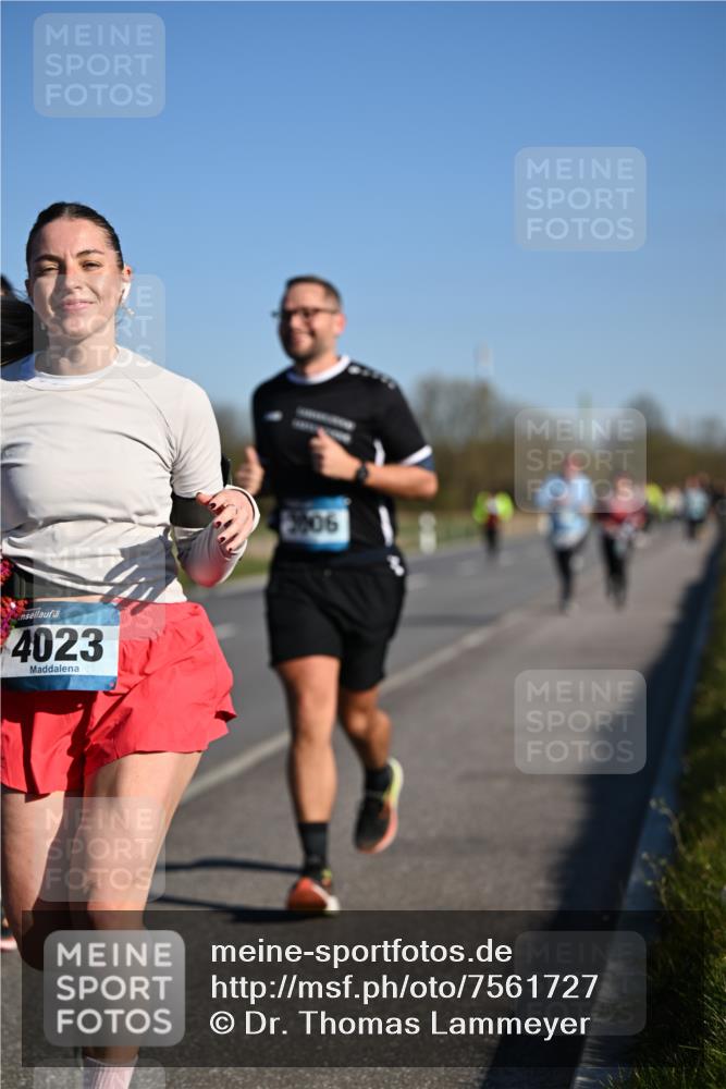 06.04.2025 - 44. Internationalen Wilhelmsburger Insellauf Dr. Thomas Lammeyer http://msf.ph/oto/7561727 06.04.2025 09:36:38 Laufen 4023, 3006 meine-sportfotos.de