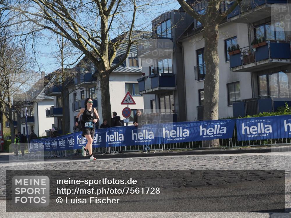 06.04.2025 - 44. Internationalen Wilhelmsburger Insellauf Luisa Fischer http://msf.ph/oto/7561728 06.04.2025 10:30:06 Ziel 4413 meine-sportfotos.de