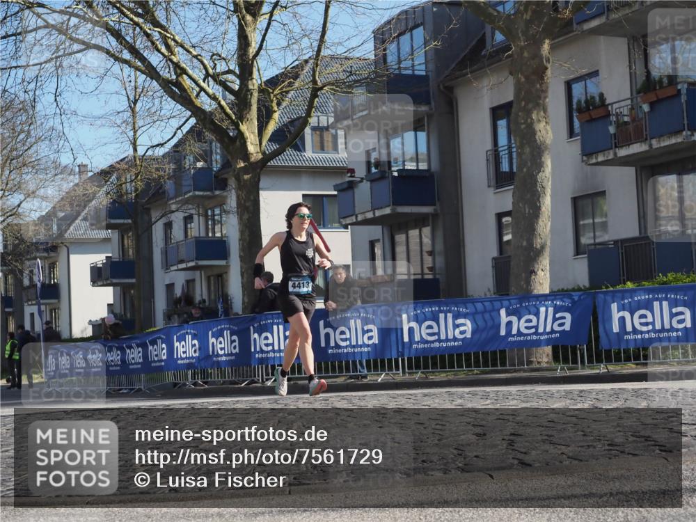 06.04.2025 - 44. Internationalen Wilhelmsburger Insellauf Luisa Fischer http://msf.ph/oto/7561729 06.04.2025 10:30:07 Ziel 4413 meine-sportfotos.de