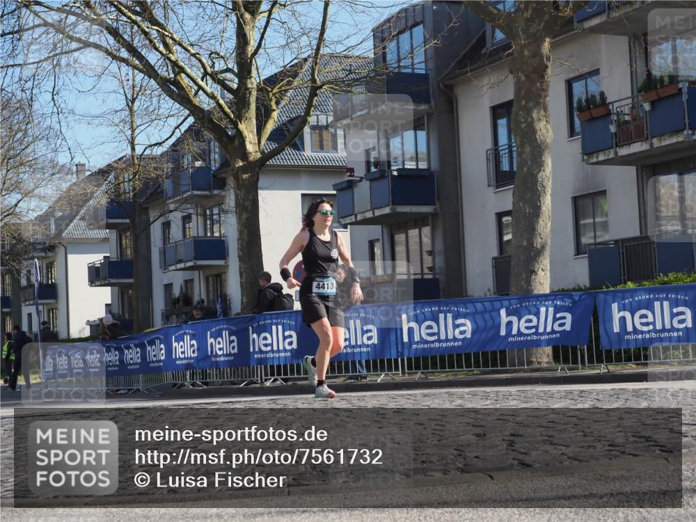 06.04.2025 - 44. Internationalen Wilhelmsburger Insellauf Luisa Fischer http://msf.ph/oto/7561732 06.04.2025 10:30:07 Ziel 4413 meine-sportfotos.de