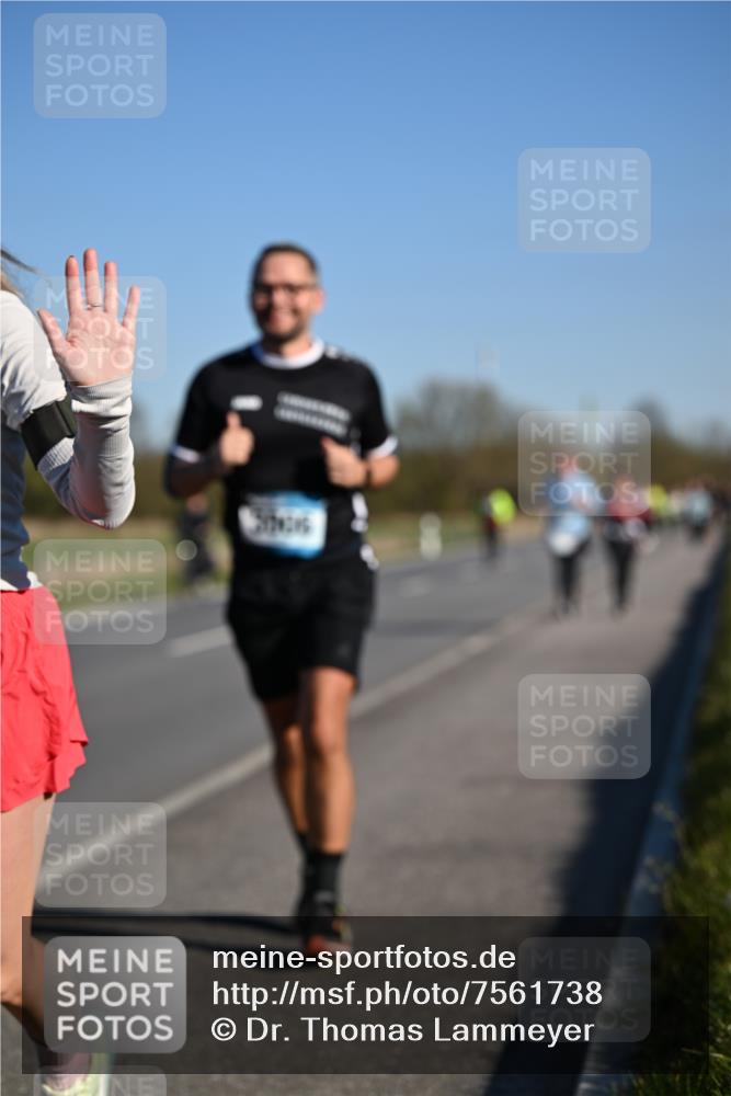 06.04.2025 - 44. Internationalen Wilhelmsburger Insellauf Dr. Thomas Lammeyer http://msf.ph/oto/7561738 06.04.2025 09:36:38 Laufen  meine-sportfotos.de